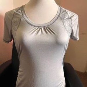 Women's Athletic  Tops Size M Gray